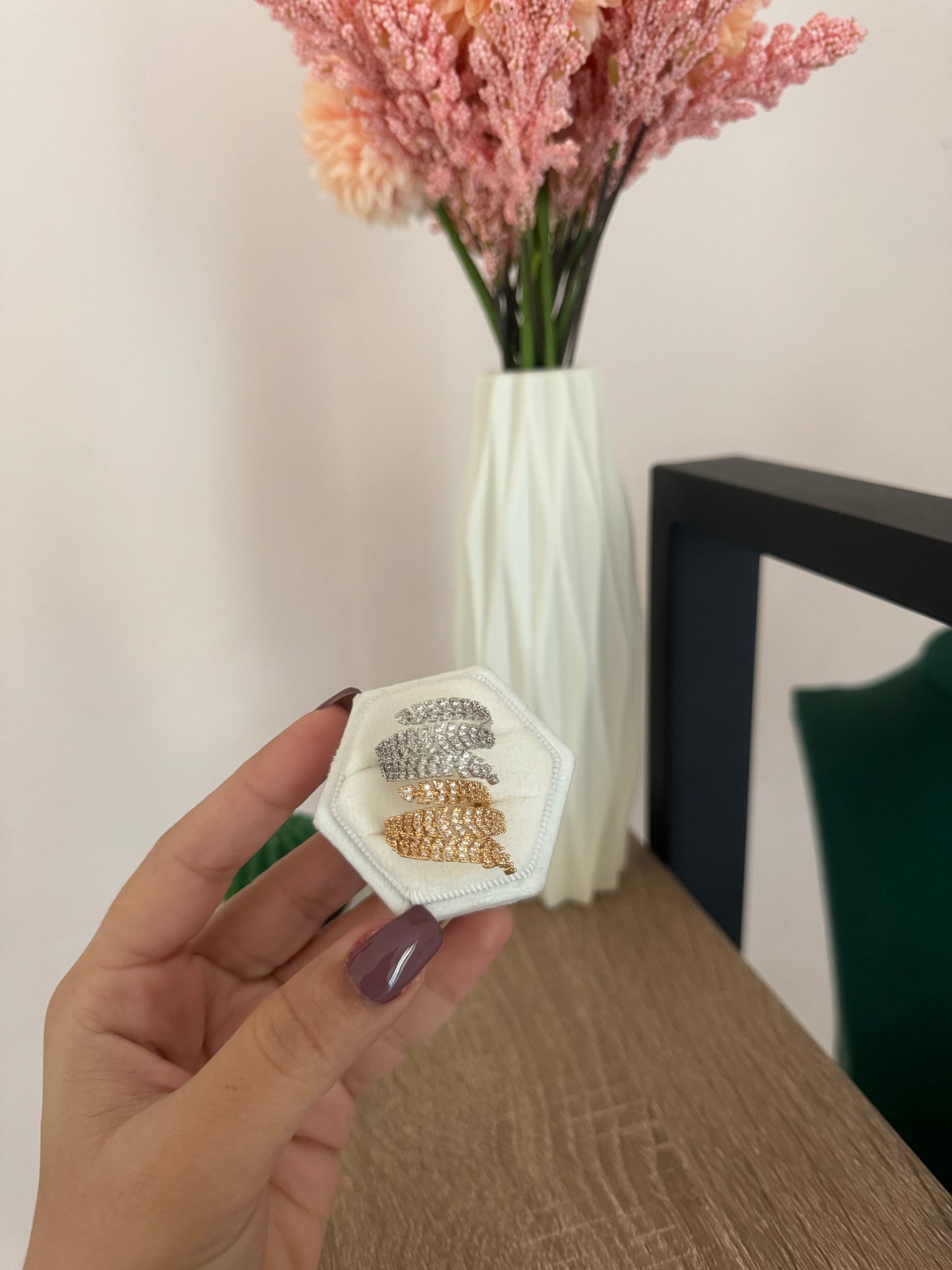 Anello tripla foglia