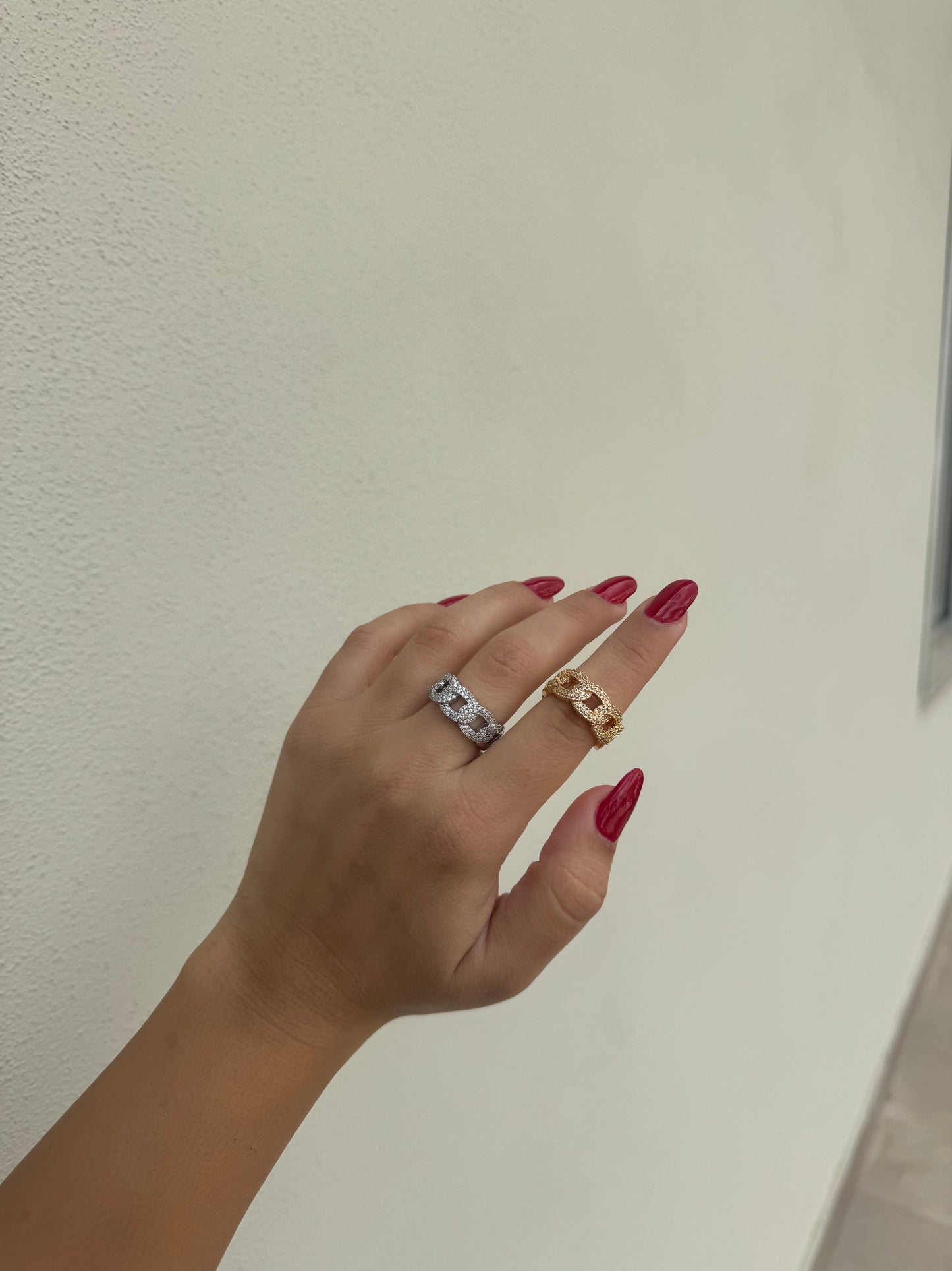 Anello catena zirconata