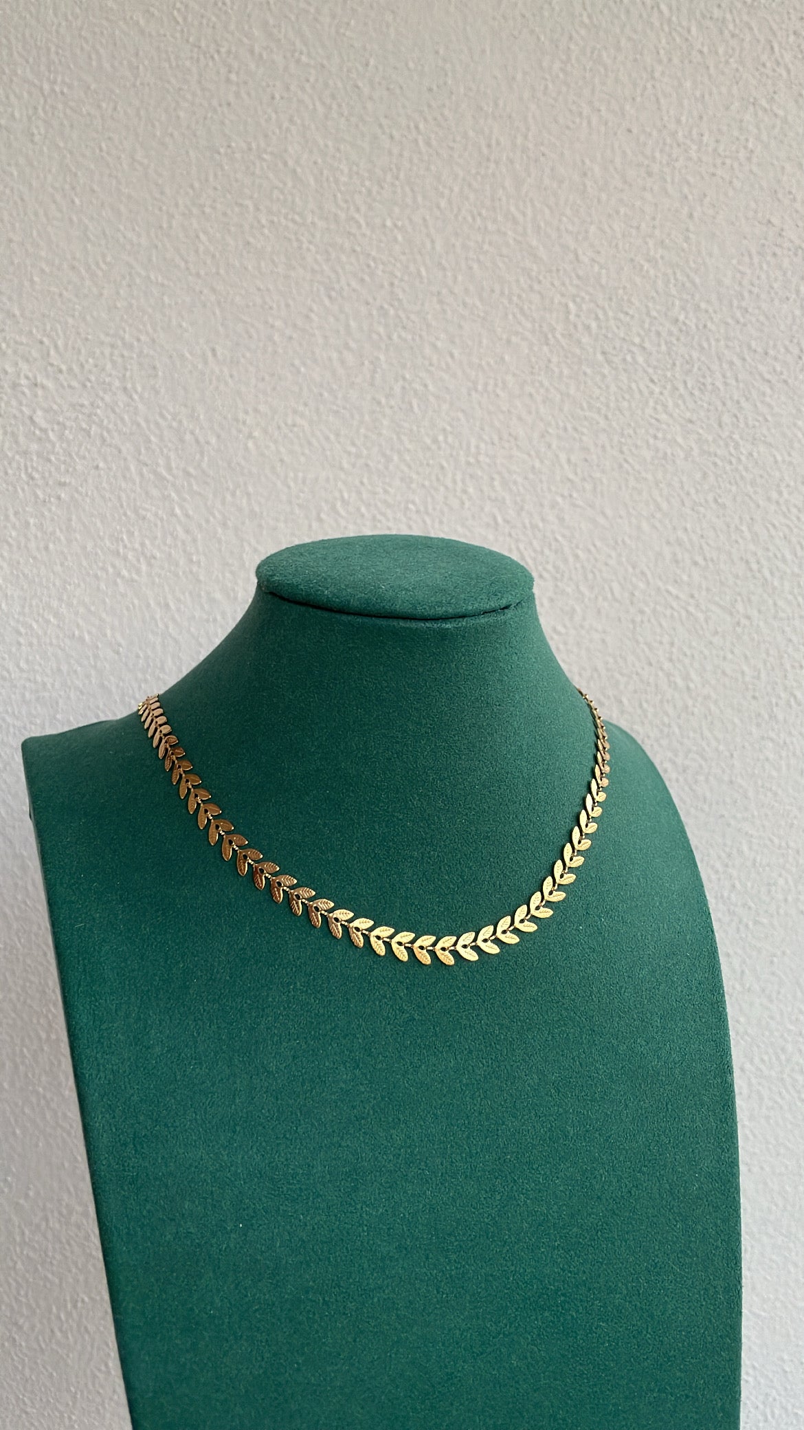 Collana foglia