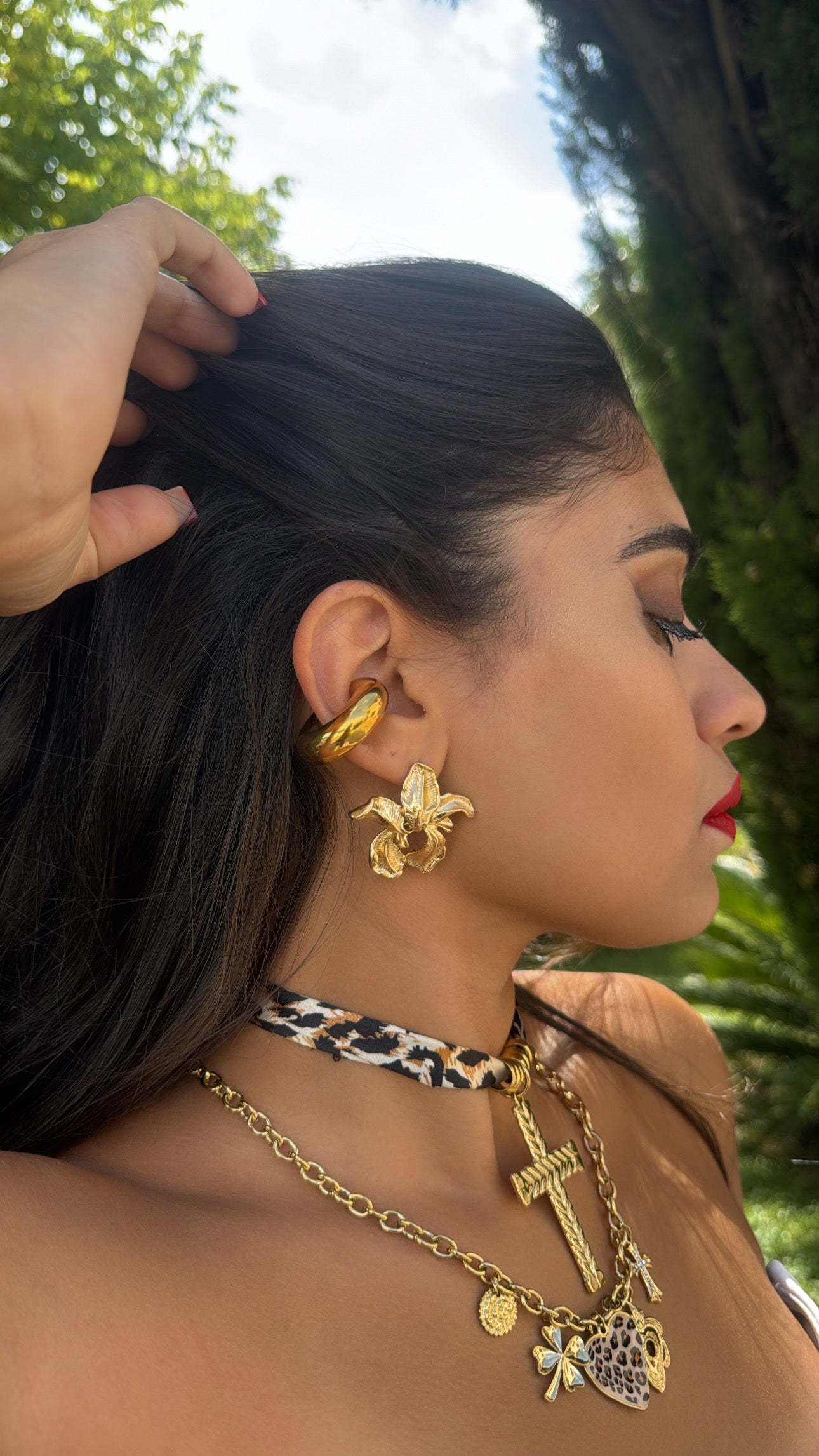 Ear cuff big gold