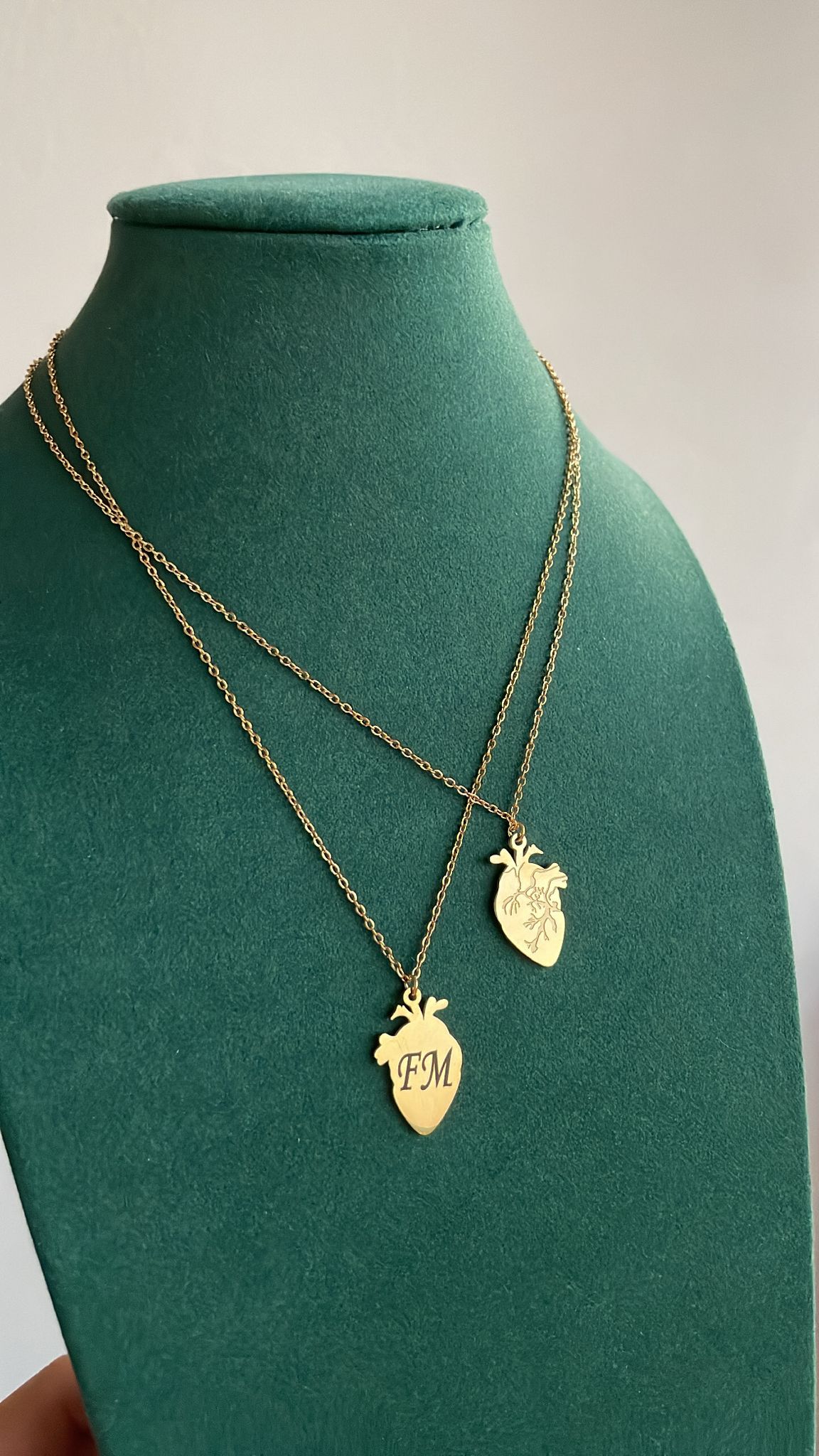 Collana cuore anatomico con incisione
