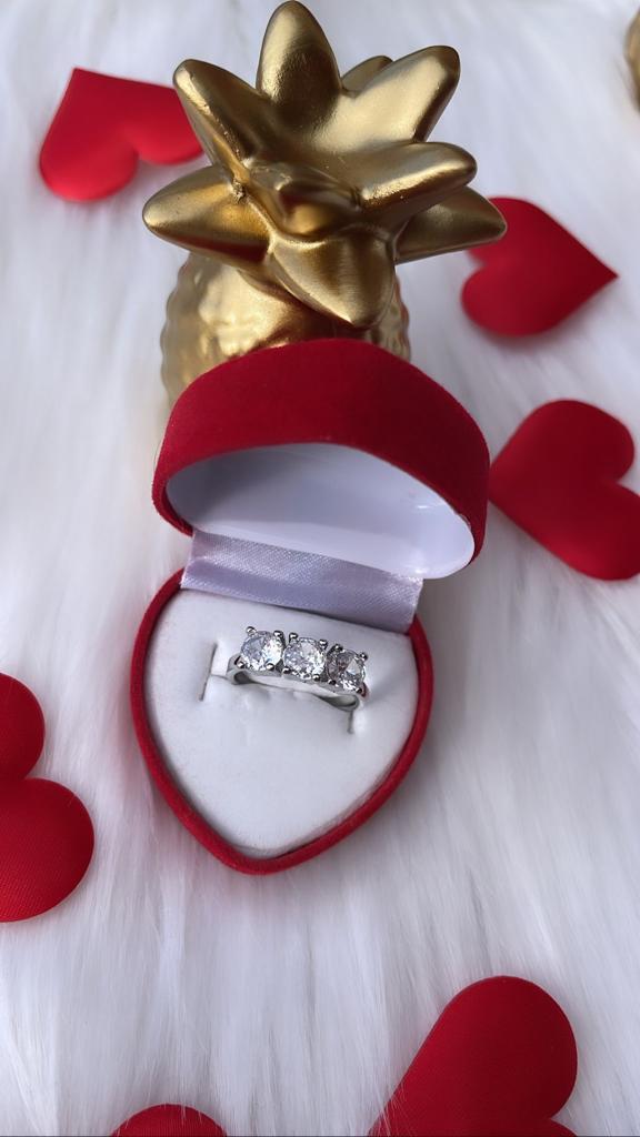 Anello solitario