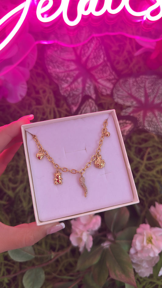 Collana superstiziosa
