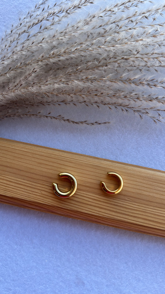 Ear cuff simply