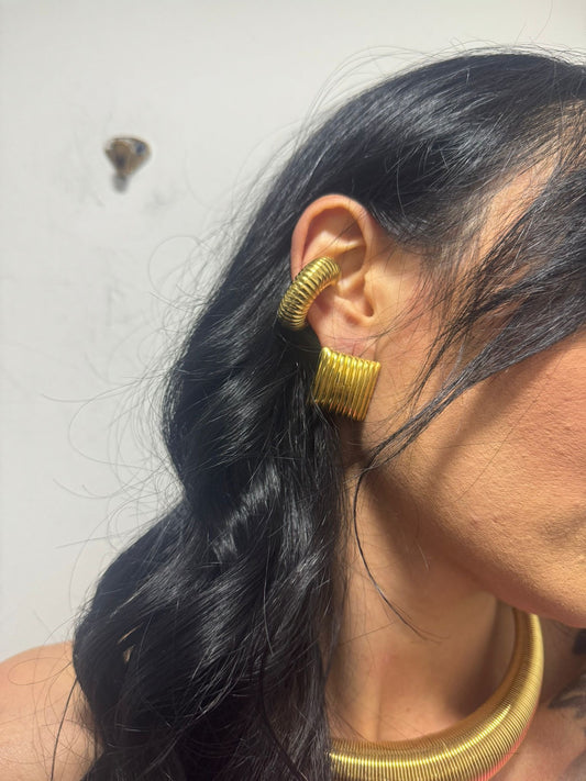 Ear cuff torchon