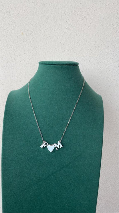 Collana due lettere con cuore