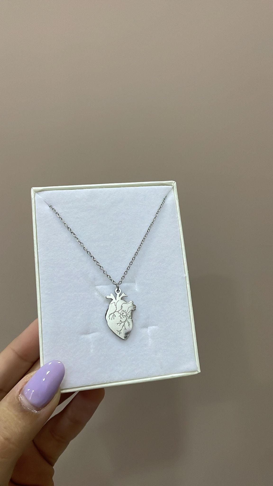 Collana cuore anatomico con incisione